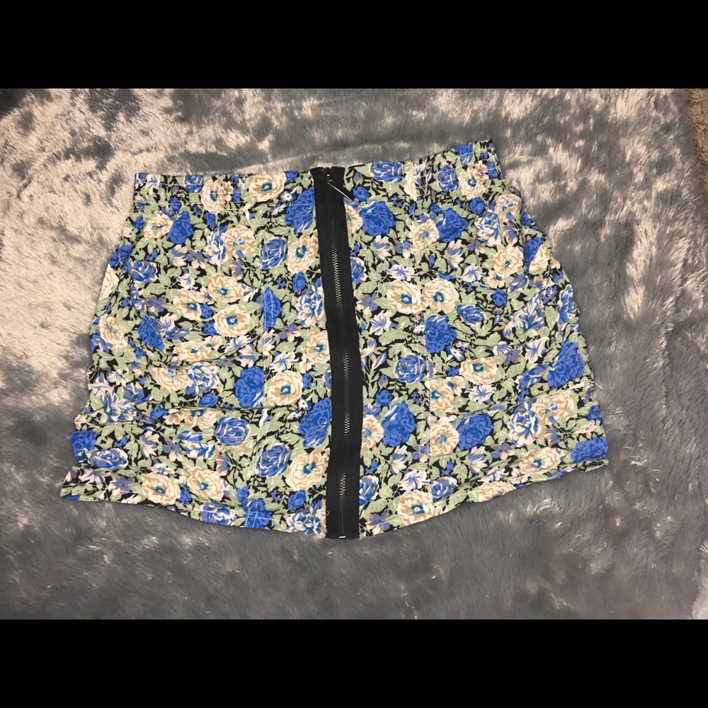 Zip front skirt